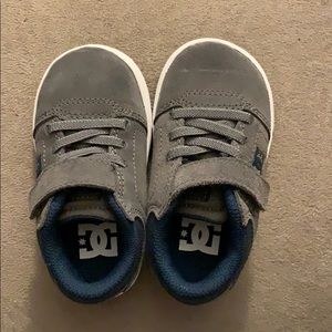 •BRAND NEW• DC shoes -size 6